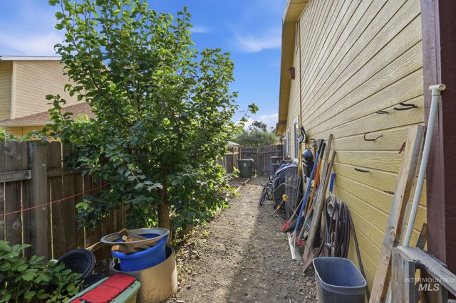 2217 N Amethyst Ave, Meridian, ID 83646
