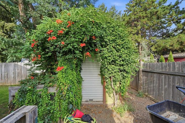2217 N Amethyst Ave, Meridian, ID 83646