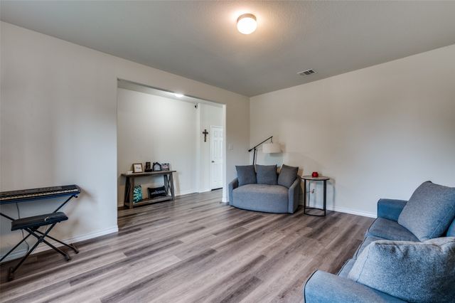 7440 Bronsind Trail, Fort Worth, TX 76131