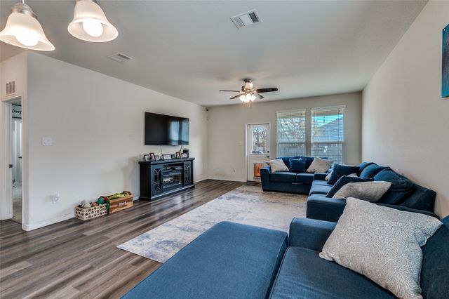 7440 Bronsind Trail, Fort Worth, TX 76131