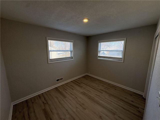 10906 Ewing Avenue, Kansas City, MO 64134