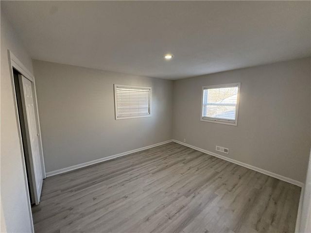 10906 Ewing Avenue, Kansas City, MO 64134