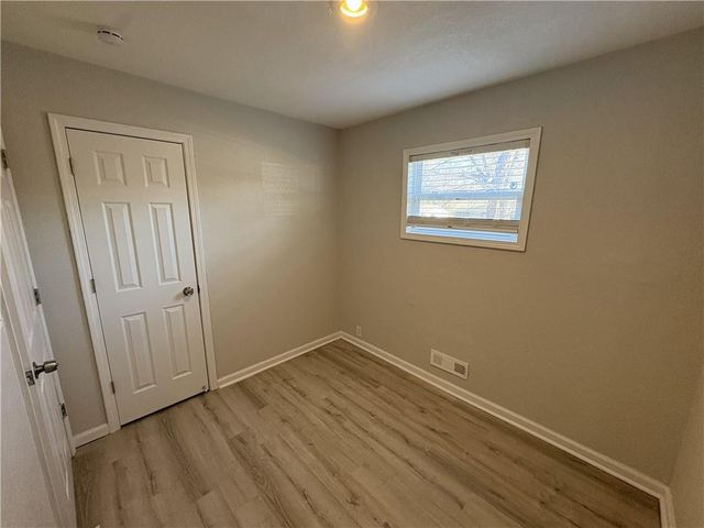 10906 Ewing Avenue, Kansas City, MO 64134