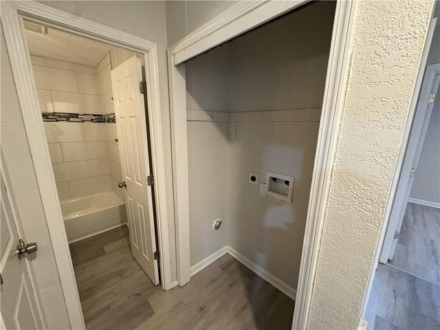 10906 Ewing Avenue, Kansas City, MO 64134