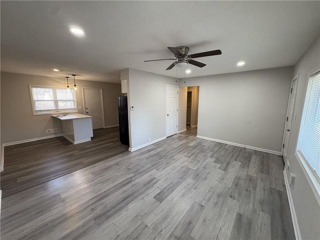 10906 Ewing Avenue, Kansas City, MO 64134