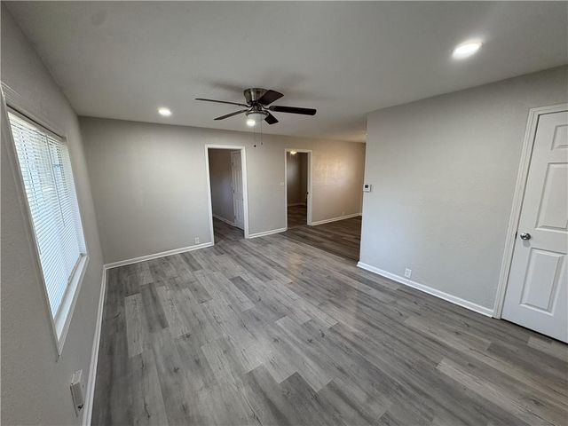 10906 Ewing Avenue, Kansas City, MO 64134