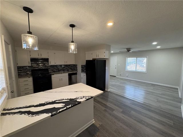 10906 Ewing Avenue, Kansas City, MO 64134