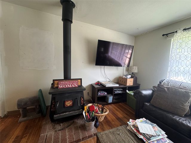 4527 Fm 219, Clifton, TX 76634