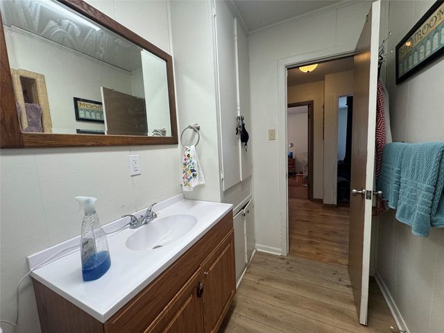 4527 Fm 219, Clifton, TX 76634