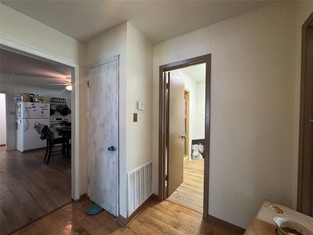 4527 Fm 219, Clifton, TX 76634