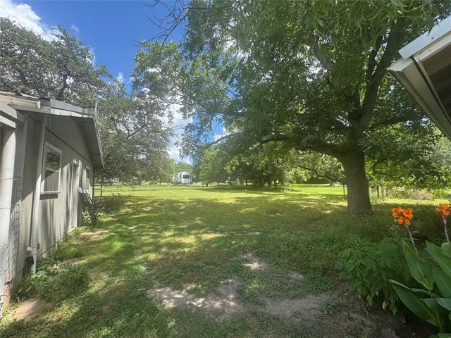 4527 Fm 219, Clifton, TX 76634
