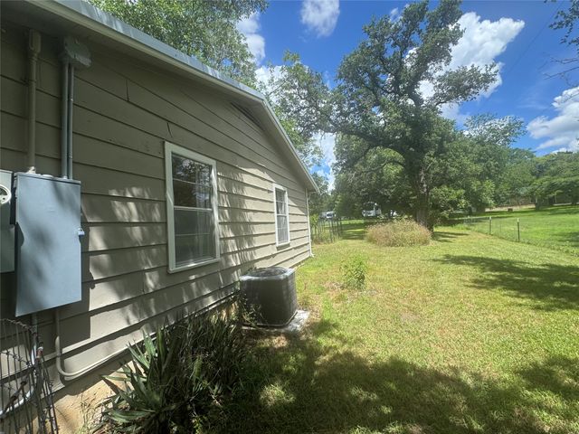 4527 Fm 219, Clifton, TX 76634