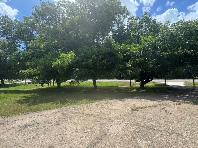 4527 Fm 219, Clifton, TX 76634