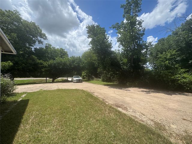 4527 Fm 219, Clifton, TX 76634