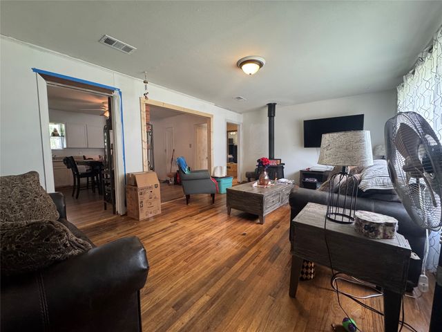 4527 Fm 219, Clifton, TX 76634