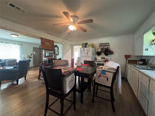 4527 Fm 219, Clifton, TX 76634