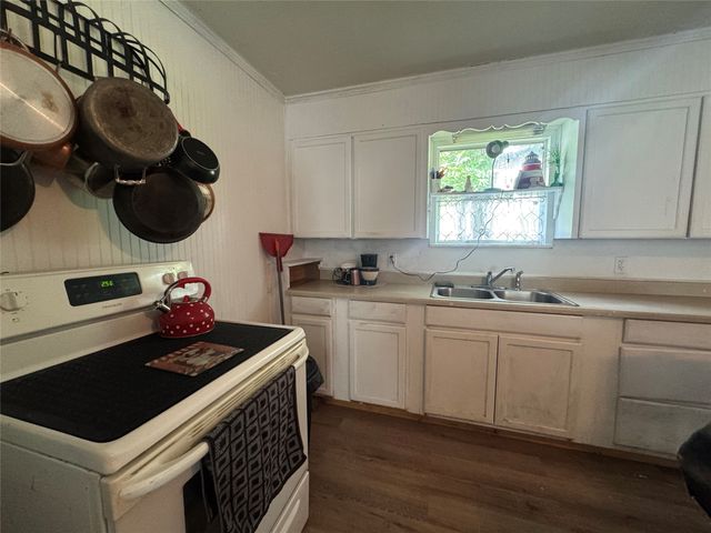 4527 Fm 219, Clifton, TX 76634