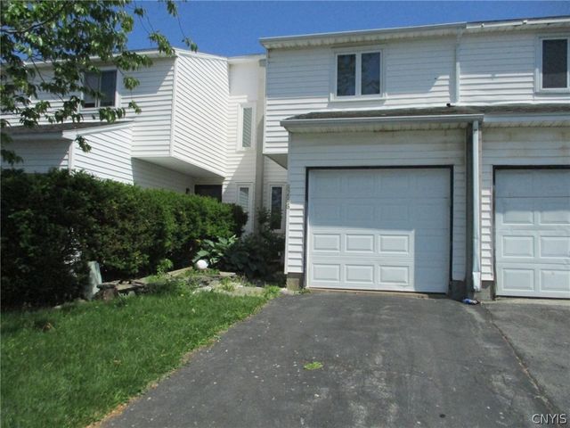 8286 Trevi Lane, Clay, NY 13041