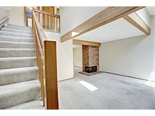 12712 Sw BARBERRY Dr, Beaverton, OR 97008