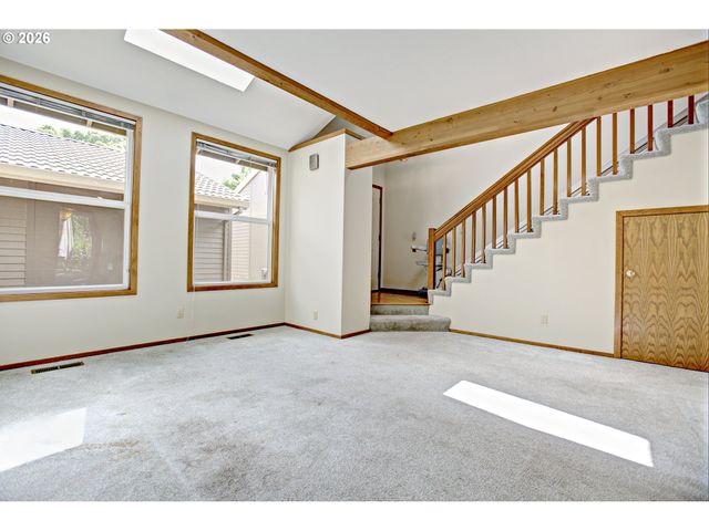 12712 Sw BARBERRY Dr, Beaverton, OR 97008