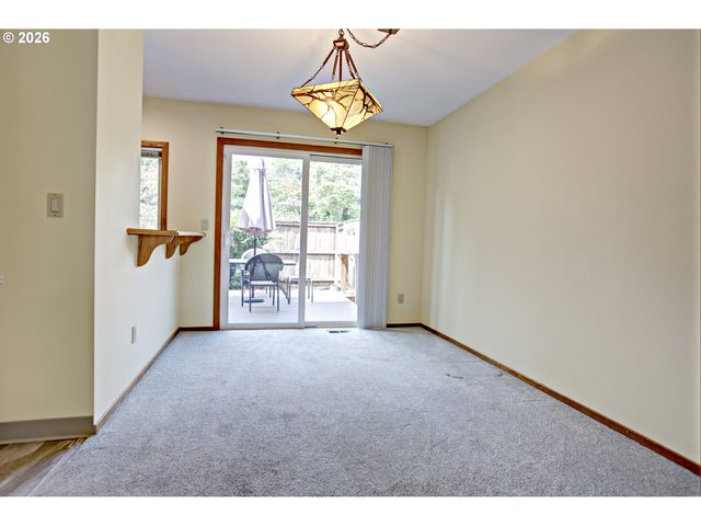 12712 Sw BARBERRY Dr, Beaverton, OR 97008