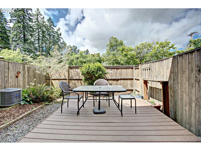 12712 Sw BARBERRY Dr, Beaverton, OR 97008