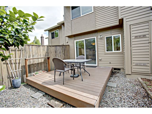 12712 Sw BARBERRY Dr, Beaverton, OR 97008