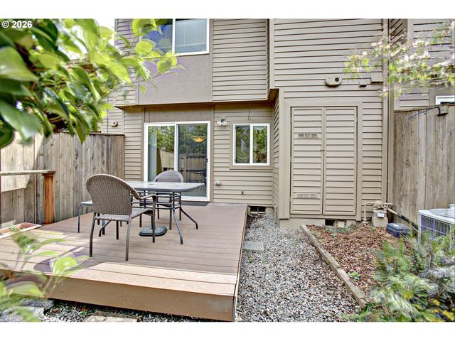 12712 Sw BARBERRY Dr, Beaverton, OR 97008