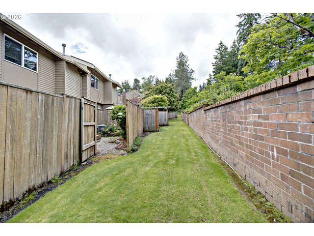 12712 Sw BARBERRY Dr, Beaverton, OR 97008