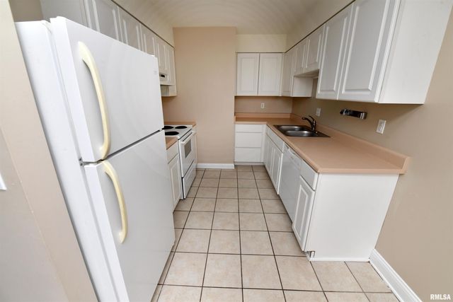 125 SW JEFFERSON Avenue W3 NE, Peoria, IL 61602