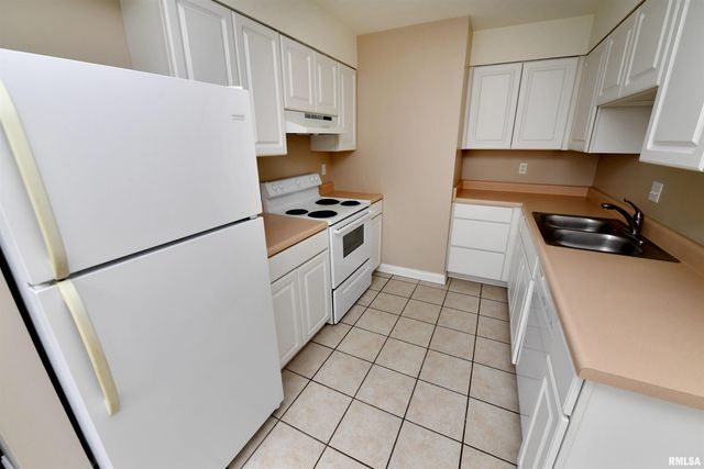 125 SW JEFFERSON Avenue W3 NE, Peoria, IL 61602
