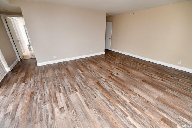 125 SW JEFFERSON Avenue W3 NE, Peoria, IL 61602