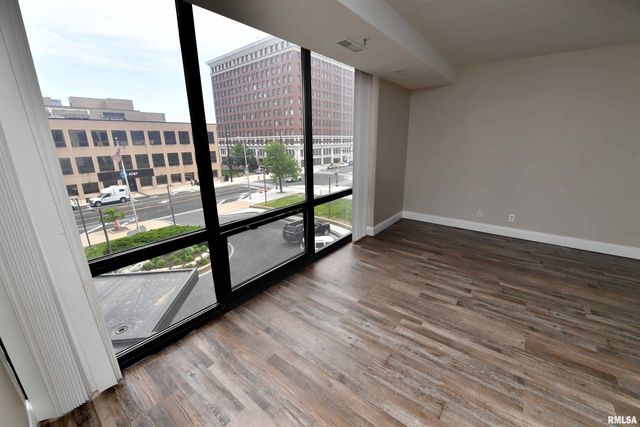 125 SW JEFFERSON Avenue W3 NE, Peoria, IL 61602