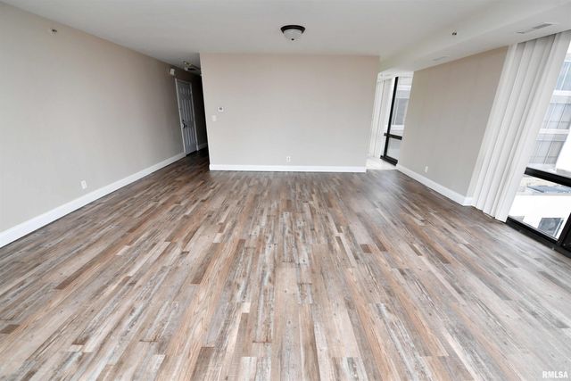125 SW JEFFERSON Avenue W3 NE, Peoria, IL 61602
