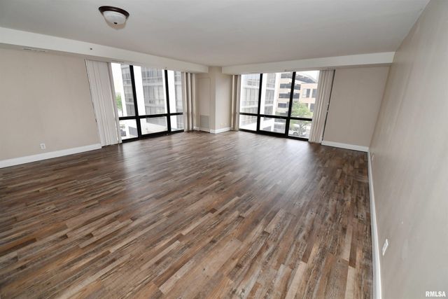 125 SW JEFFERSON Avenue W3 NE, Peoria, IL 61602