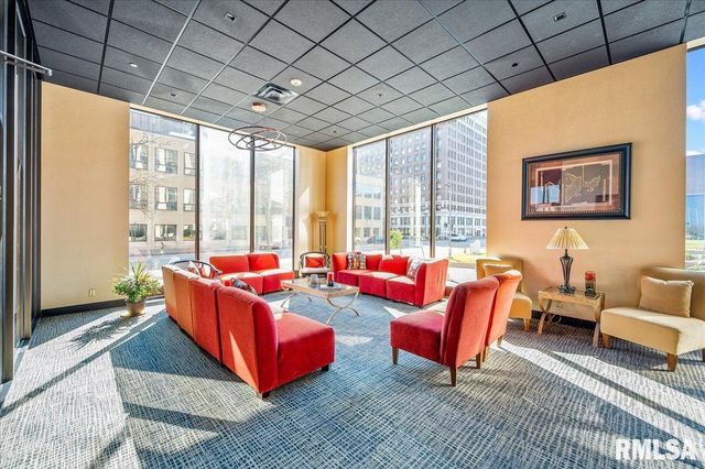 125 SW JEFFERSON Avenue W3 NE, Peoria, IL 61602