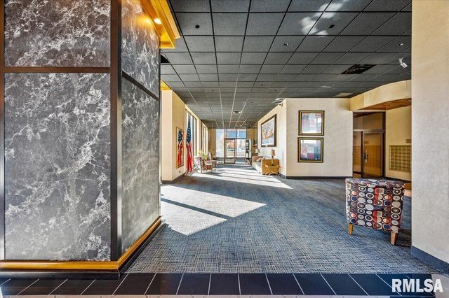 125 SW JEFFERSON Avenue W3 NE, Peoria, IL 61602