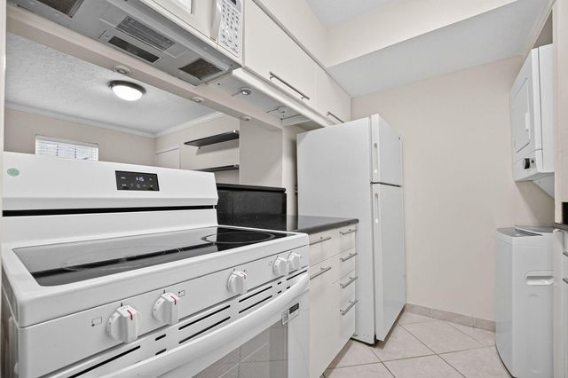 6410 Del Monte Drive 125, Houston, TX 77057
