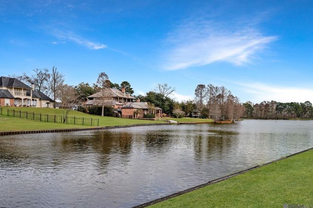 19313 Links Ct, Baton Rouge, LA 70810