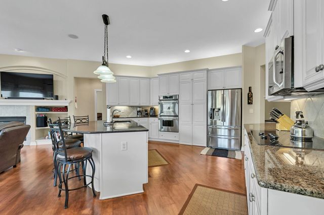 1962 N Red Brush Ct, Wichita, KS 67206