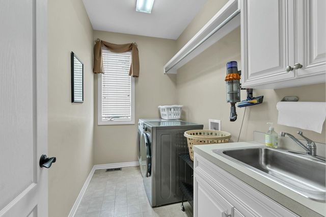 1962 N Red Brush Ct, Wichita, KS 67206