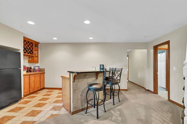 1962 N Red Brush Ct, Wichita, KS 67206