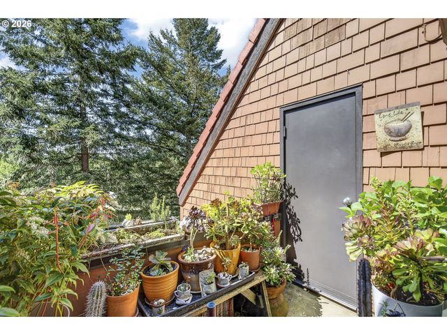 24 OSWEGO Smt, Lake Oswego, OR 97035