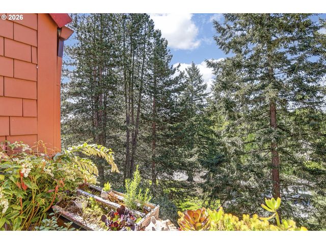 24 OSWEGO Smt, Lake Oswego, OR 97035