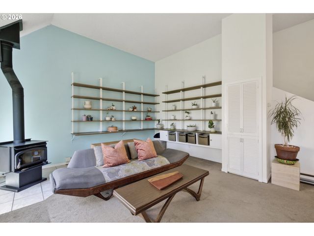 24 OSWEGO Smt, Lake Oswego, OR 97035