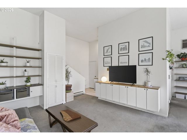 24 OSWEGO Smt, Lake Oswego, OR 97035