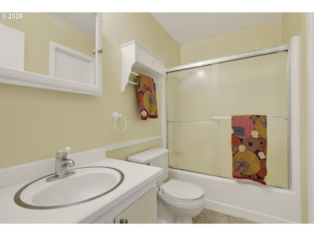 24 OSWEGO Smt, Lake Oswego, OR 97035