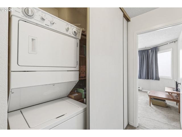 24 OSWEGO Smt, Lake Oswego, OR 97035