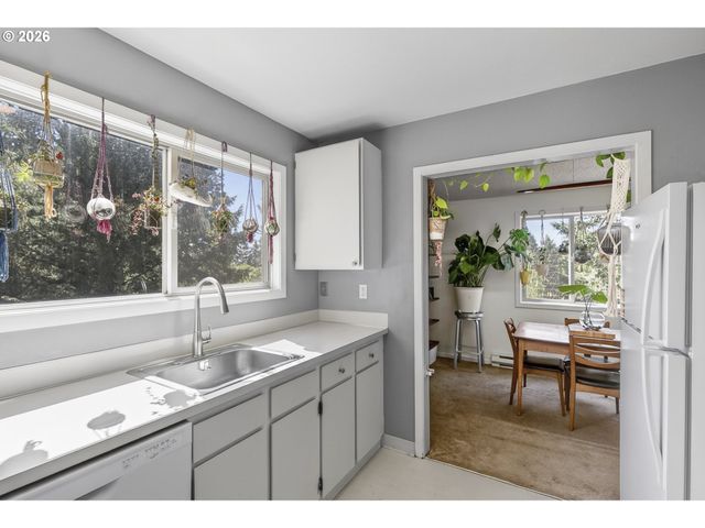 24 OSWEGO Smt, Lake Oswego, OR 97035