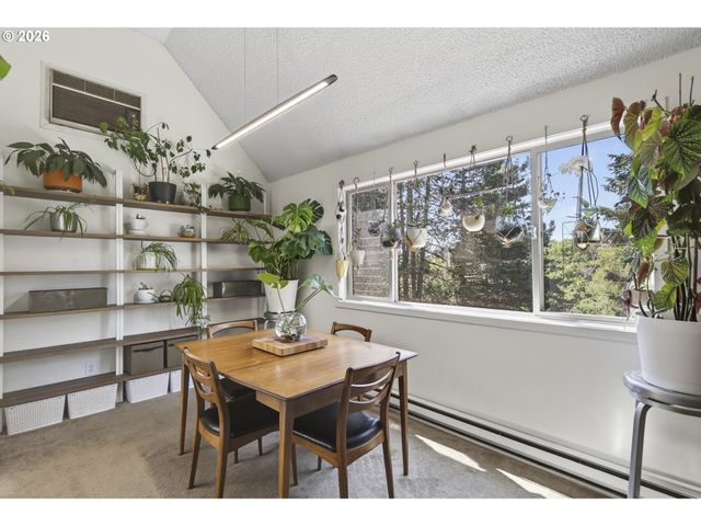 24 OSWEGO Smt, Lake Oswego, OR 97035